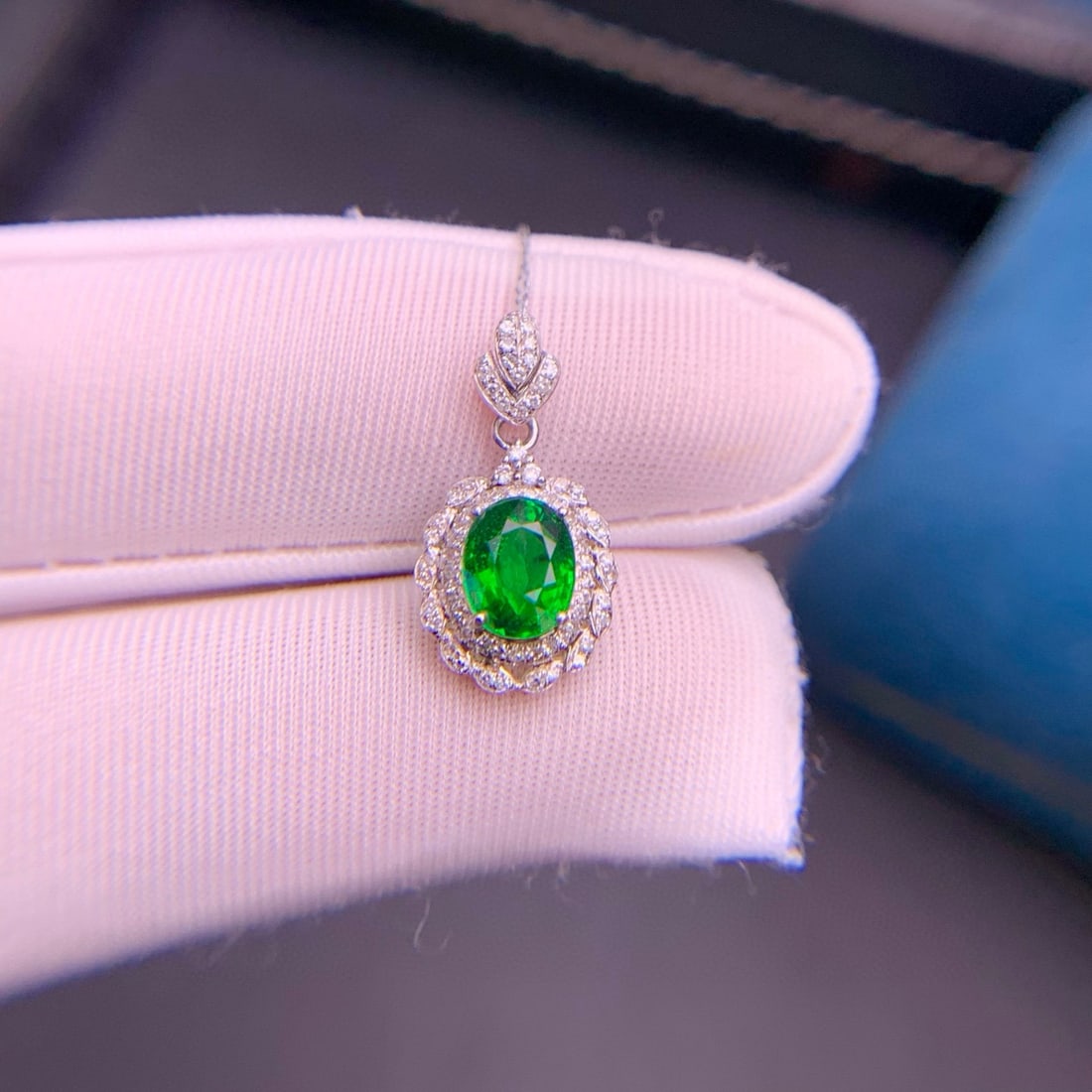 14k Gold 1.09 Ct Vivid Green Natural Tsavorite & Diamond Pendant( Without Chain ) - 2