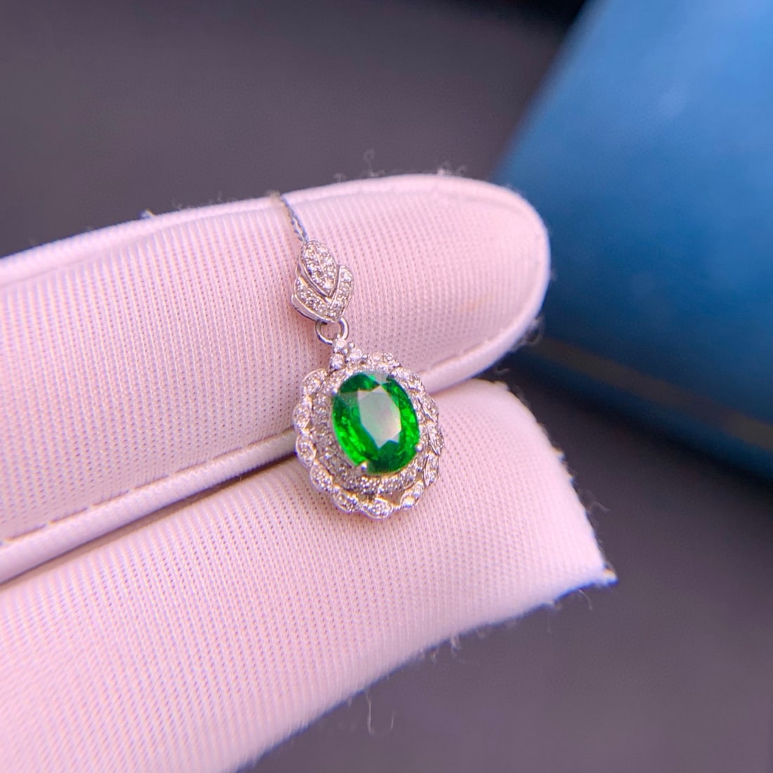 14k Gold 1.09 Ct Vivid Green Natural Tsavorite & Diamond Pendant( Without Chain ) - 4