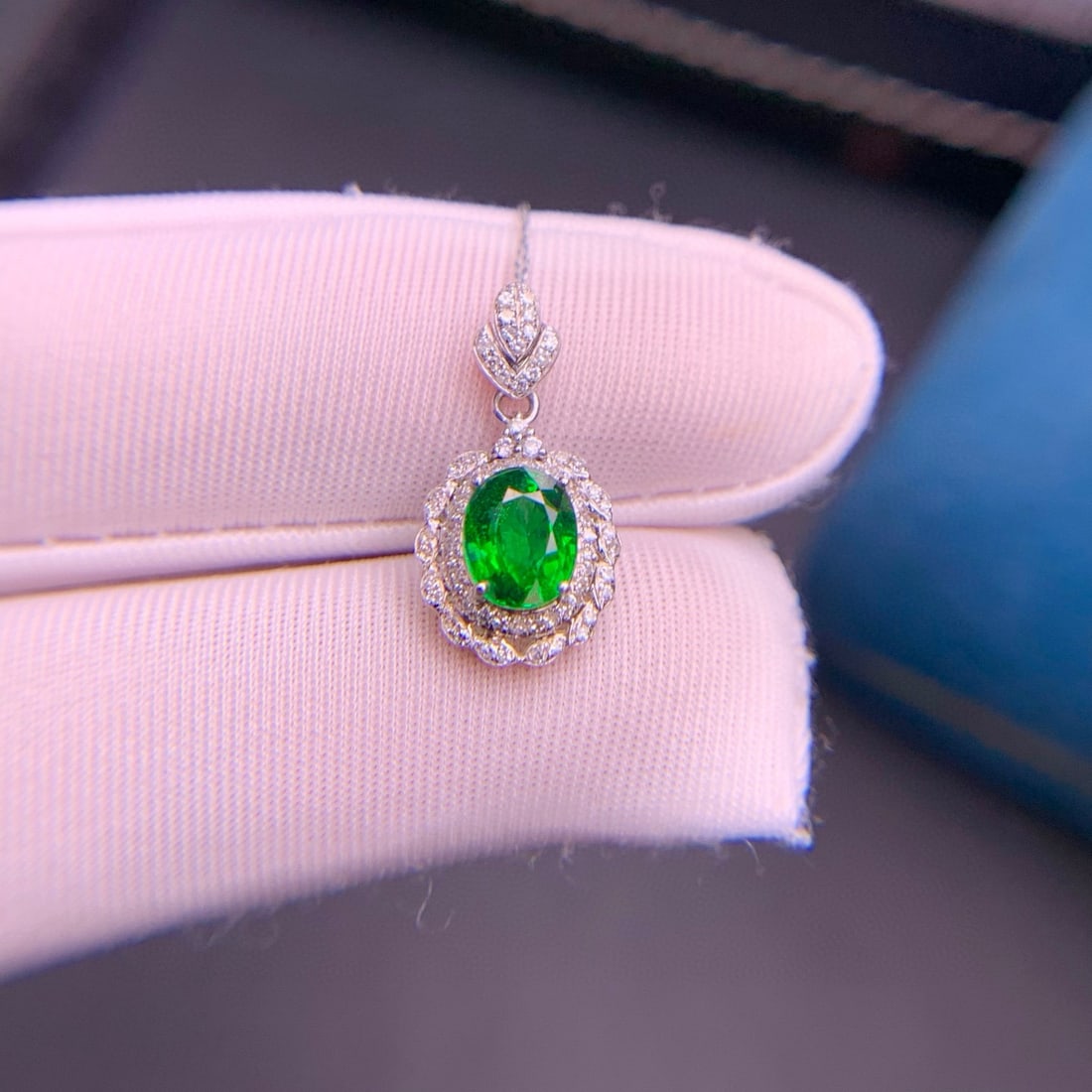 14k Gold 1.09 Ct Vivid Green Natural Tsavorite & Diamond Pendant( Without Chain ) - 5