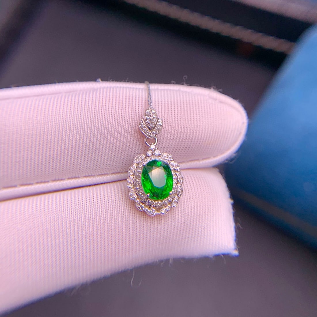 14k Gold 1.09 Ct Vivid Green Natural Tsavorite & Diamond Pendant( Without Chain ) - 7