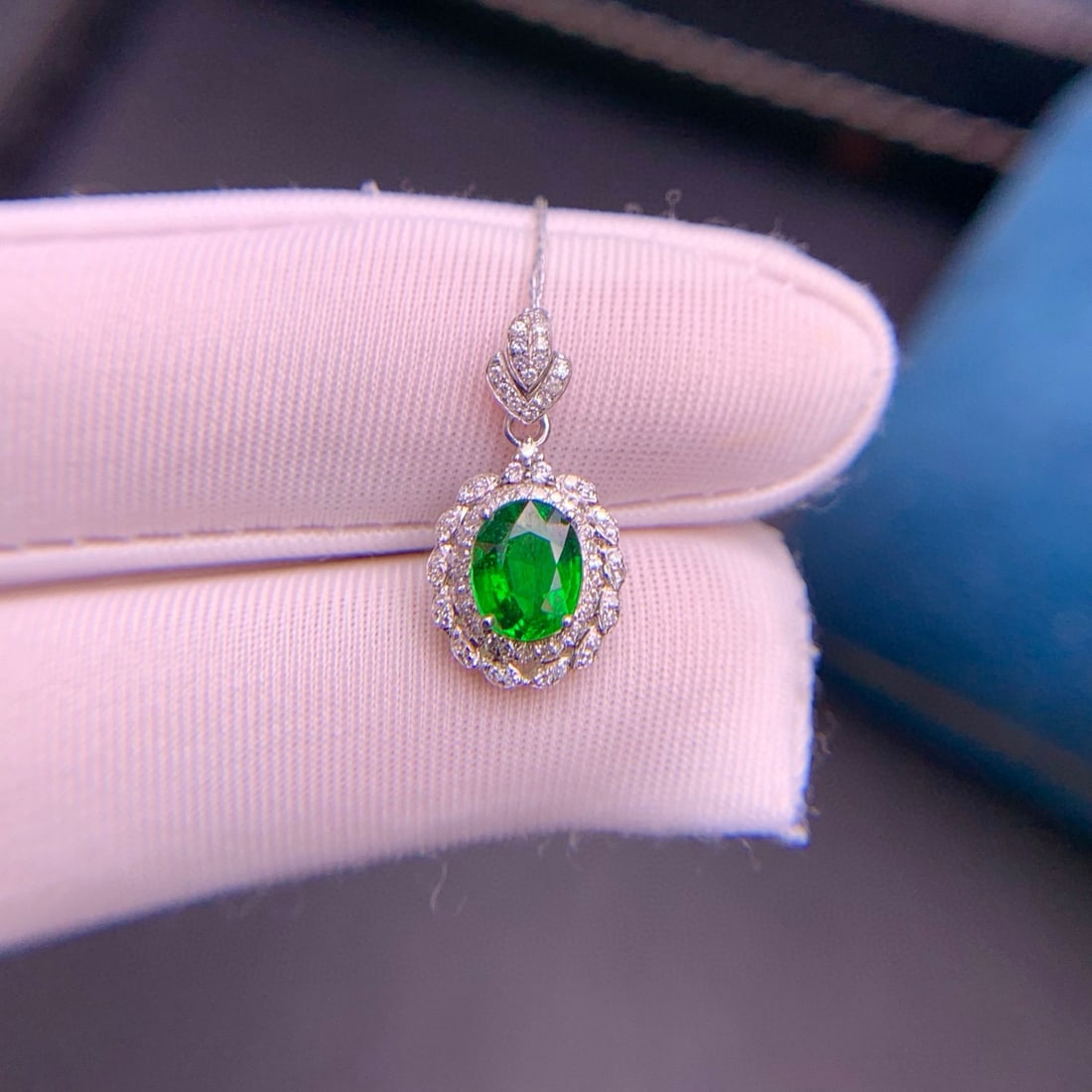 14k Gold 1.09 Ct Vivid Green Natural Tsavorite & Diamond Pendant( Without Chain ) - 8