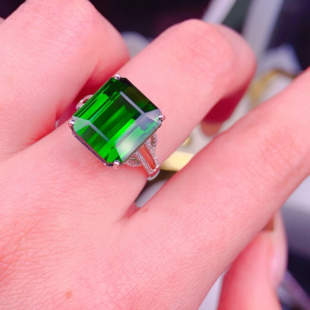 14k Gold 11 Ct Natural Tourmaline & Diamond Ring - 3