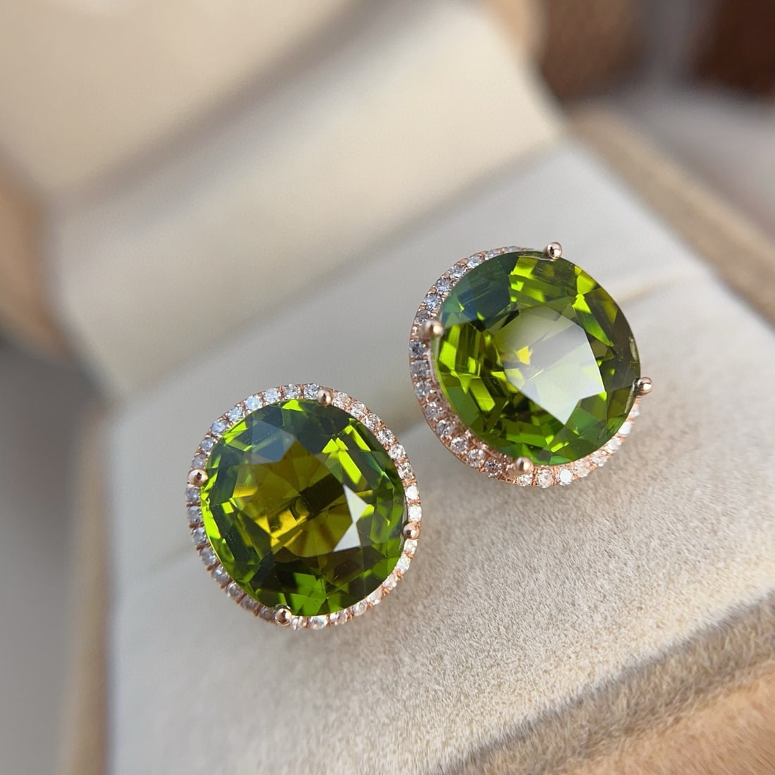 14k Gold 8.50 Ct Natural Tourmaline & Diamond Earrings: Ref:230957040 // gold content:14k gold // main gemstone:tourmaline // shape:oval // carat weight:8. 50ct // color:green // treatment:natural // // adjacent gemstone 2 : diamond // number of stones:64