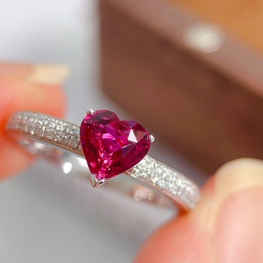 14k Gold 1.21 Ctw Natural Ruby & Diamond Ring: Ref:230957124 // gold content:14k gold // ring size:7. 25us // // main gemstone:ruby // shape:heart // carat weight:1. 06ct // color:red // treatment:natural // // adjacent gemstone 2 : diamond // sha