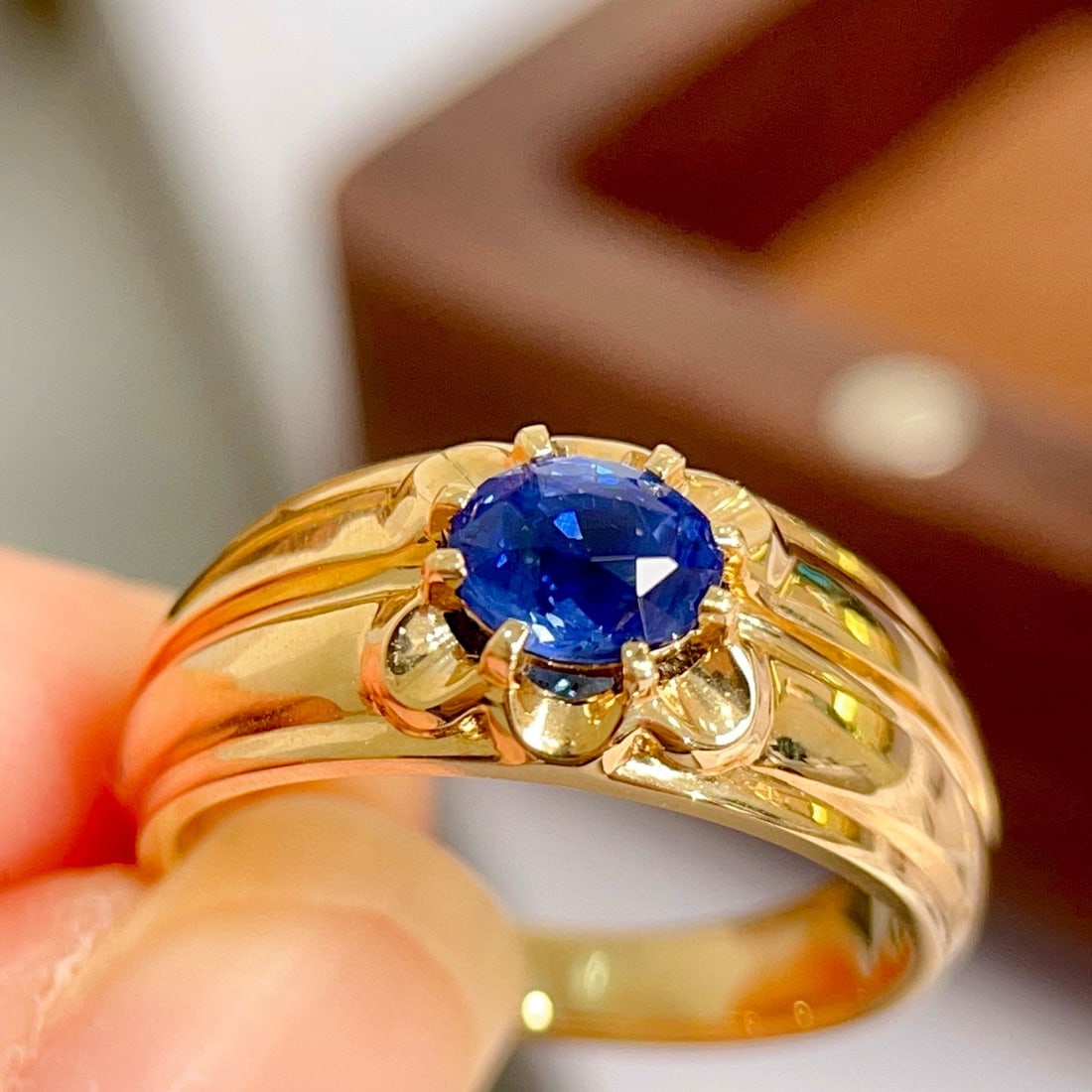 14k Gold 1 Ct Natural Sapphire Ring: Ref:230957125 // gold content:14k gold // ring size:7. 25us // // main gemstone:sapphire // shape:oval // carat weight:1ct // color:cornflower blue // treatment:natural // Condition: NewLow
