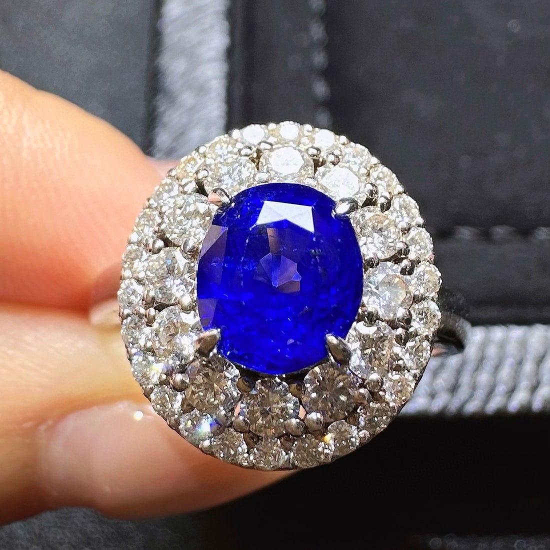 14k Gold 2.08 Ct Natural Sapphire & Diamond Ring: Ref:230957233 // gold content:14k gold // ring size:7. 25us // // main gemstone:sapphire // shape:oval // carat weight:2. 08ct // color:royal blue // treatment:natural // // adjacent gemstone 2 :
