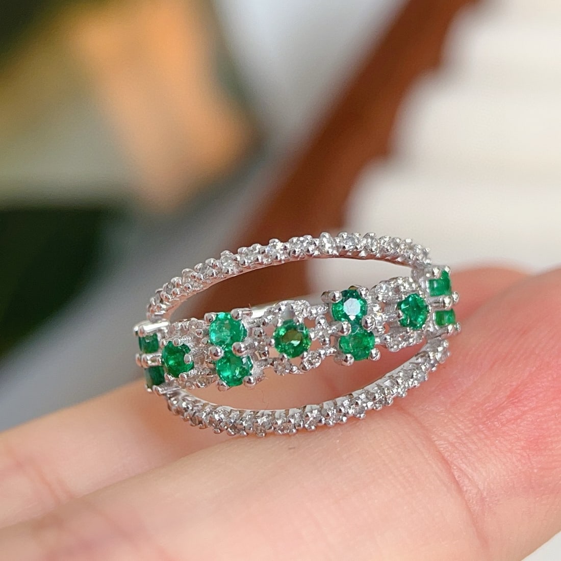 14k Gold 0.8 Ct Natural Emerald & Diamond Ring - 3