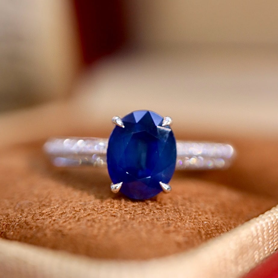 14k Gold 1.65 Ctw Natural Sapphire & Diamond Ring: Ref:230957258 // gold content:14k gold // ring size:7. 25us // // main gemstone:sapphire // shape:oval // carat weight:1. 57ct // color:blue // treatment:natural // // adjacent gemstone 2 :