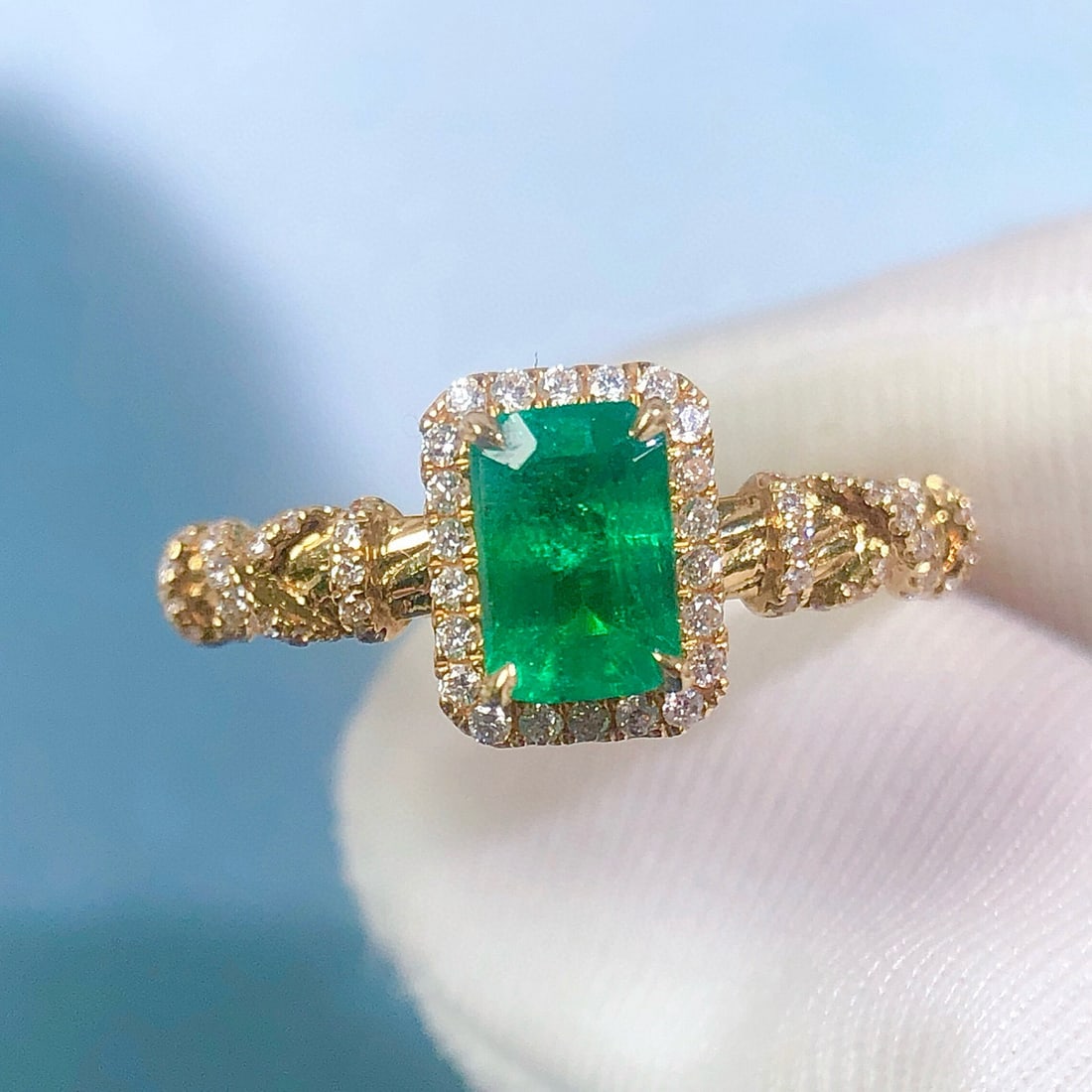 14k Gold 0.86 Ctw Natural Emerald & Diamond Ring (1 of 7)