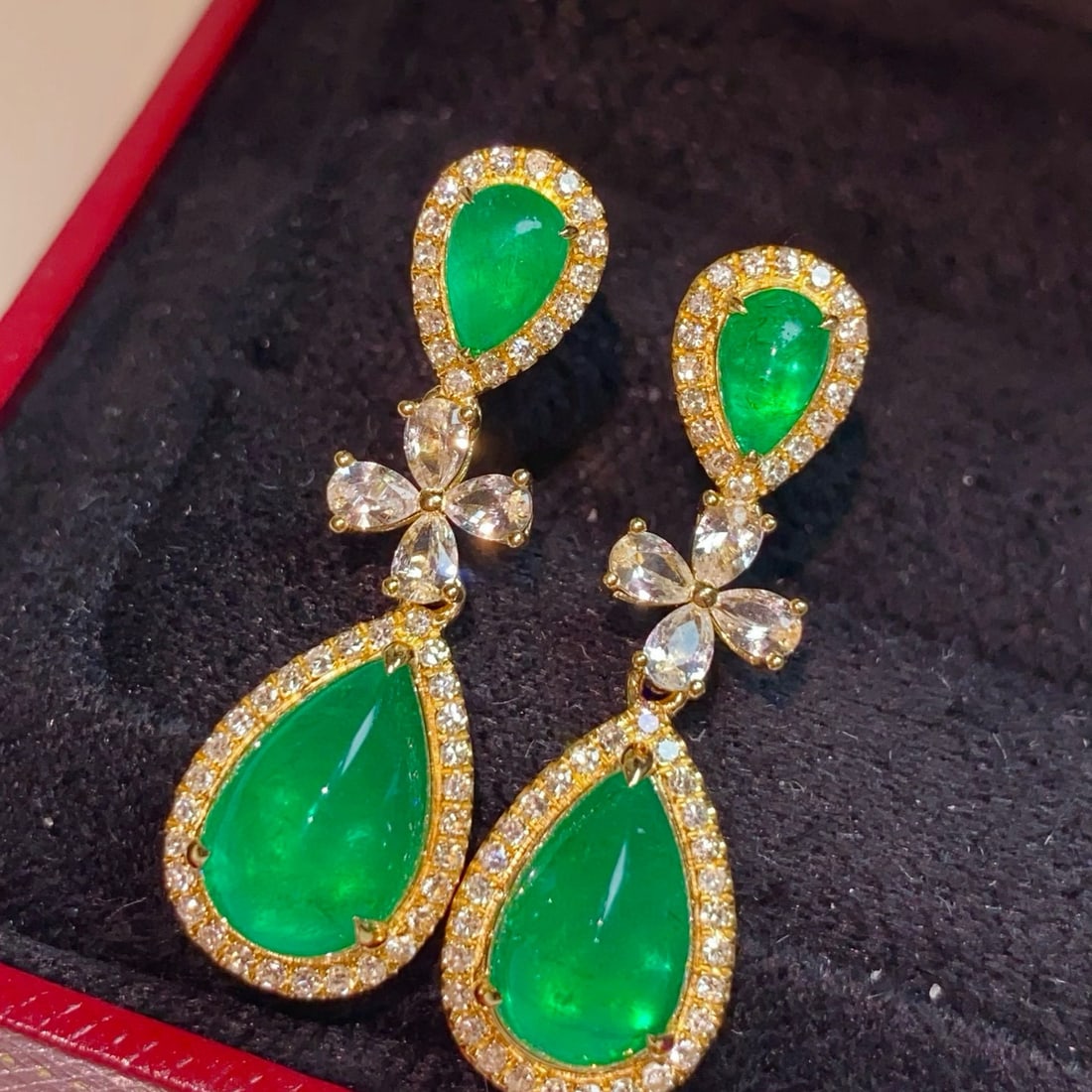 14k Gold 5.58 Ctw Natural Emerald & Diamond Earrings: Ref:230958058 // gold content:14k gold // main gemstone:emerald // shape:pear // carat weight:5. 12ct // color:green // treatment:natural // // adjacent gemstone 2 : diamond // shape:round // carat we