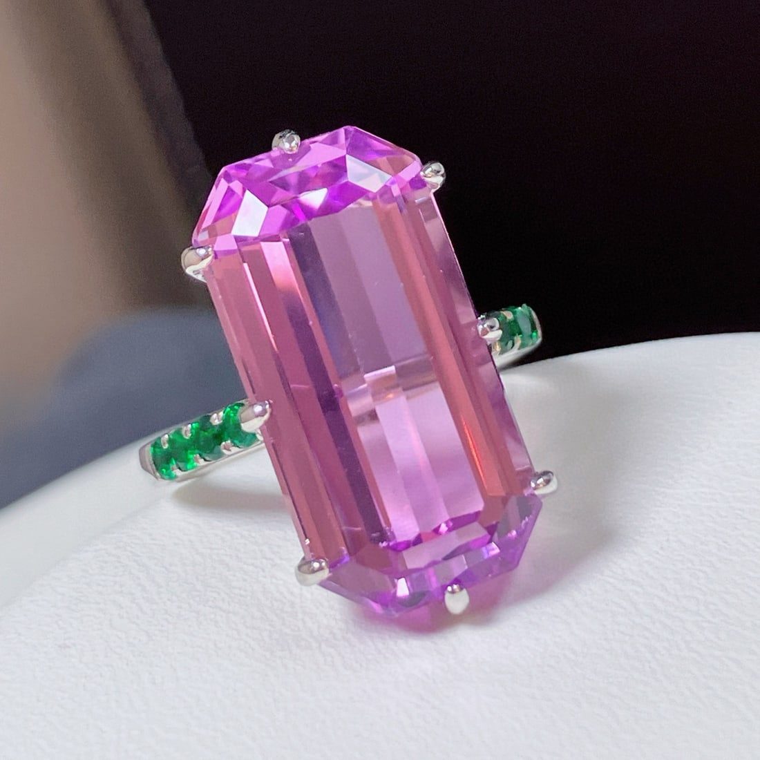 14k Gold 17.11 Ctw Natural Kunzite & Tsavorite Ring - 2