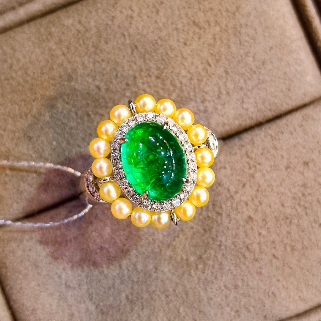 14k Gold 2.66 Ctw Vivid Green Natural Emerald & Diamond Ring: Ref:230958073 // gold content:14k gold // ring size:7. 25us // // main gemstone:emerald // shape:oval // carat weight:2. 46ct // color:vivid green // treatment:natural // // adjacent gemstone 2 :