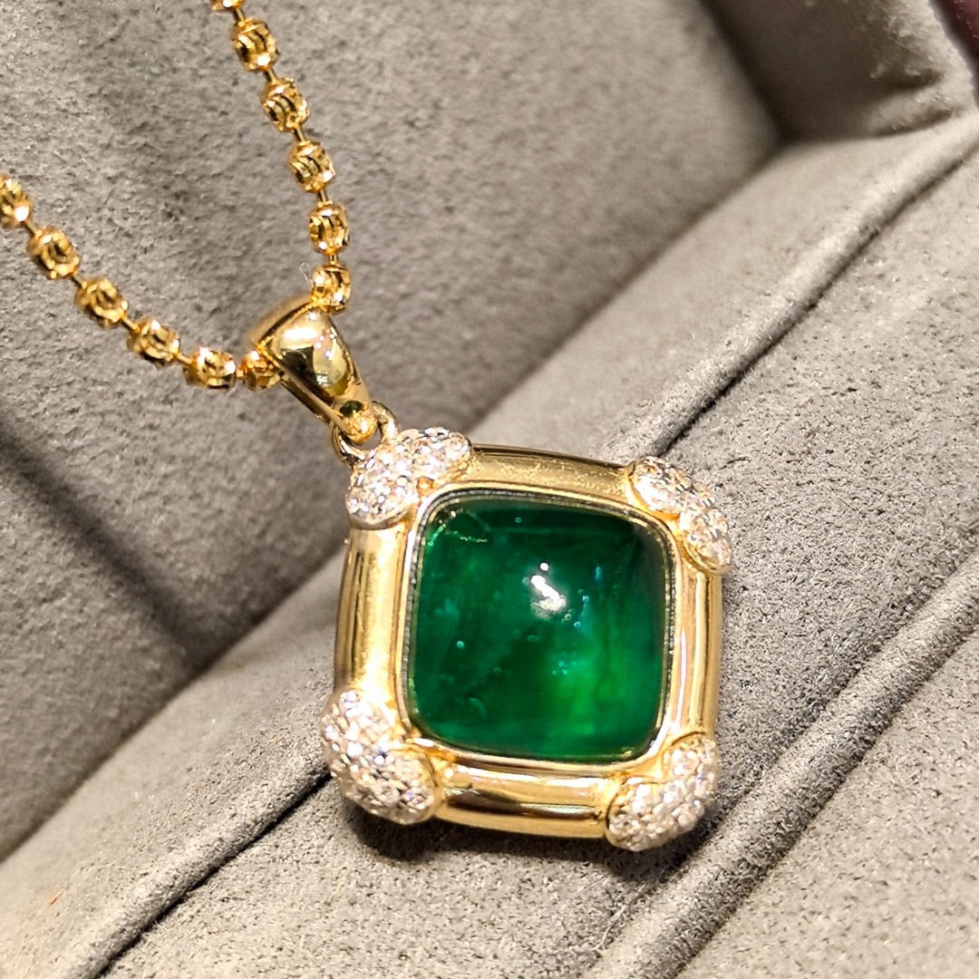 14k Gold 3.54 Ctw Vivid Green Natural Emerald & Diamond Pendant( Without Chain ): Ref:230958086 // gold content:14k gold // main gemstone:emerald // shape:suger-loaf // carat weight:3. 32ct // color:vivid green // treatment:natural // // adjacent gemstone 2 : diamond // shape:round