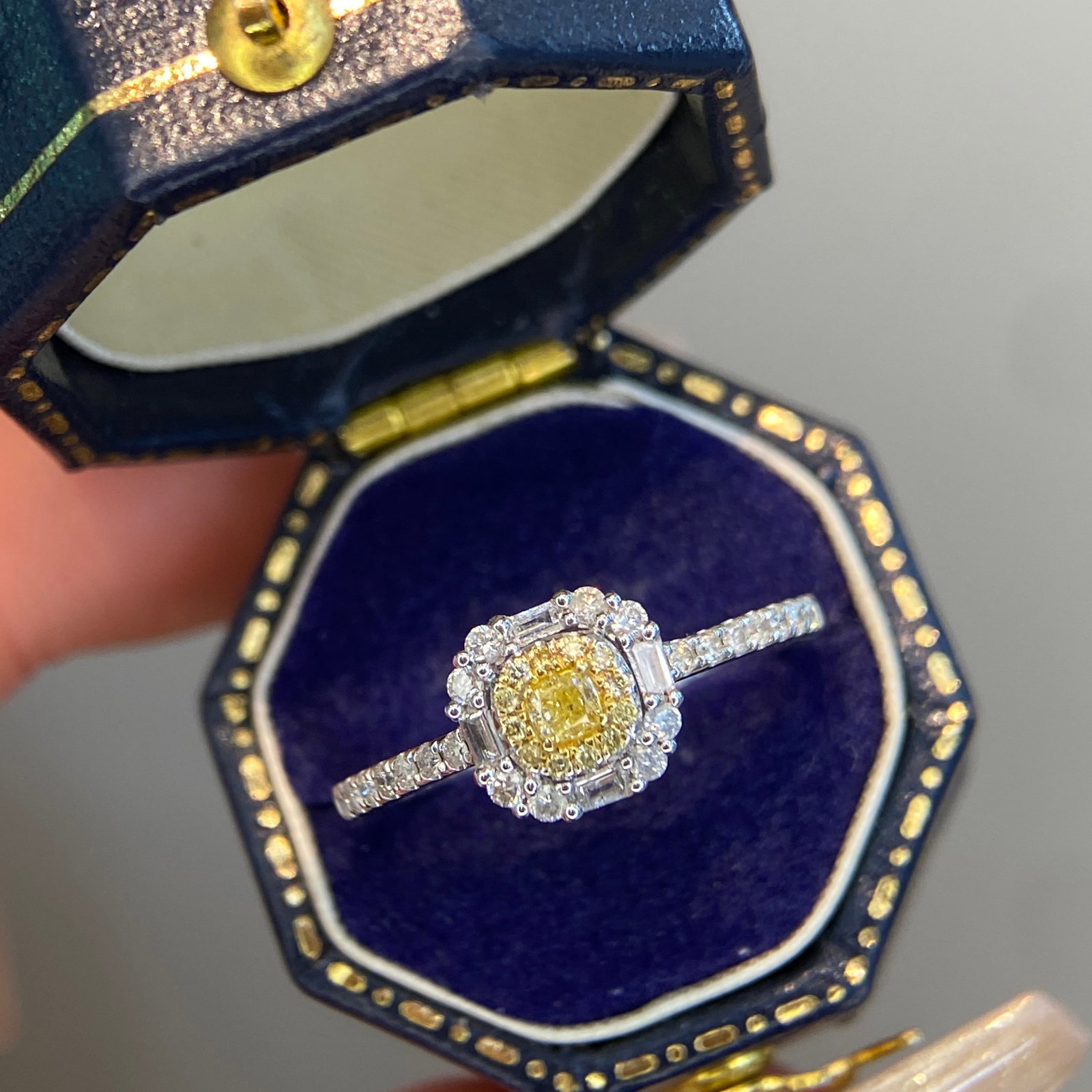 14k Gold 0.4 Ct Natural Color Diamond Ring: Ref:230958182 // gold content:14k gold // ring size:7. 25us // // main gemstone:diamond // shape:multiply // carat weight:0. 4ct // clarity grade:vs-si // color:color // treatment:natural //