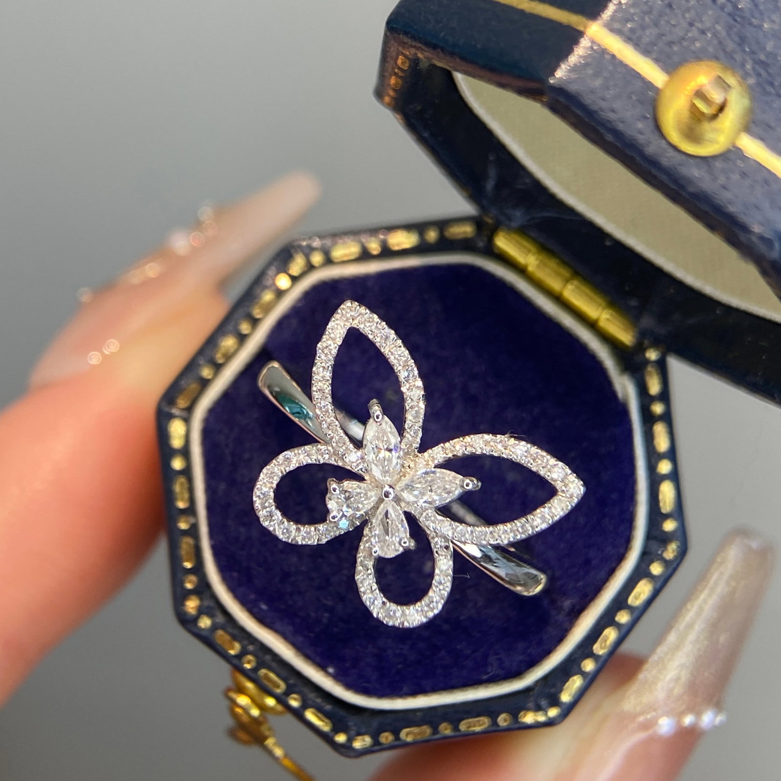 14k Gold 0.65 Ct Natural H Diamond & Butterfly Ring - 3