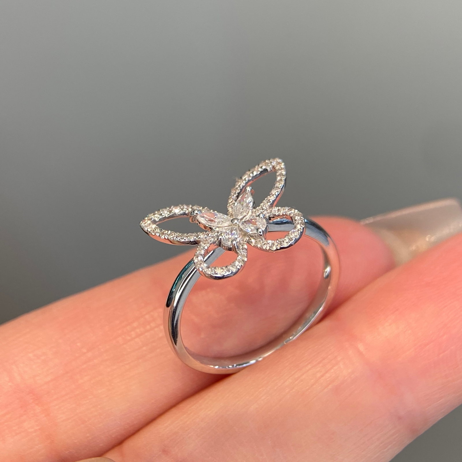 14k Gold 0.65 Ct Natural H Diamond & Butterfly Ring - 8