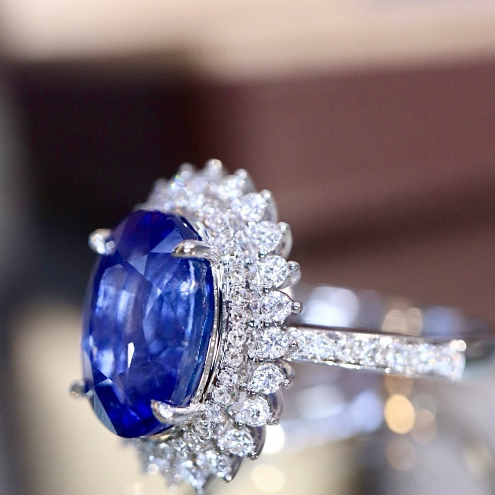 14k Gold 5.06 Ctw Natural Sapphire & Diamond Ring: Ref:230958195 // gold content:14k gold // ring size:7. 25us // // main gemstone:sapphire // shape:oval // carat weight:4. 64ct // color:blue // treatment:natural // // adjacent gemstone 2 :