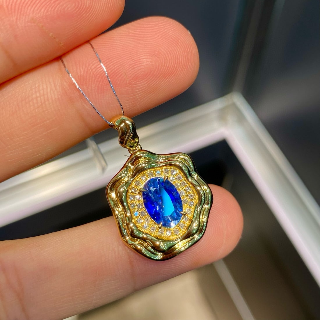 14k Gold 2.88 Ctw Natural Sapphire & Diamond Pendant( Without Chain ): Ref:230958213 // gold content:14k gold // main gemstone:sapphire // shape:oval // carat weight:2. 72ct // color:blue // treatment:natural // // adjacent gemstone 2 : diamond // shape:round // carat