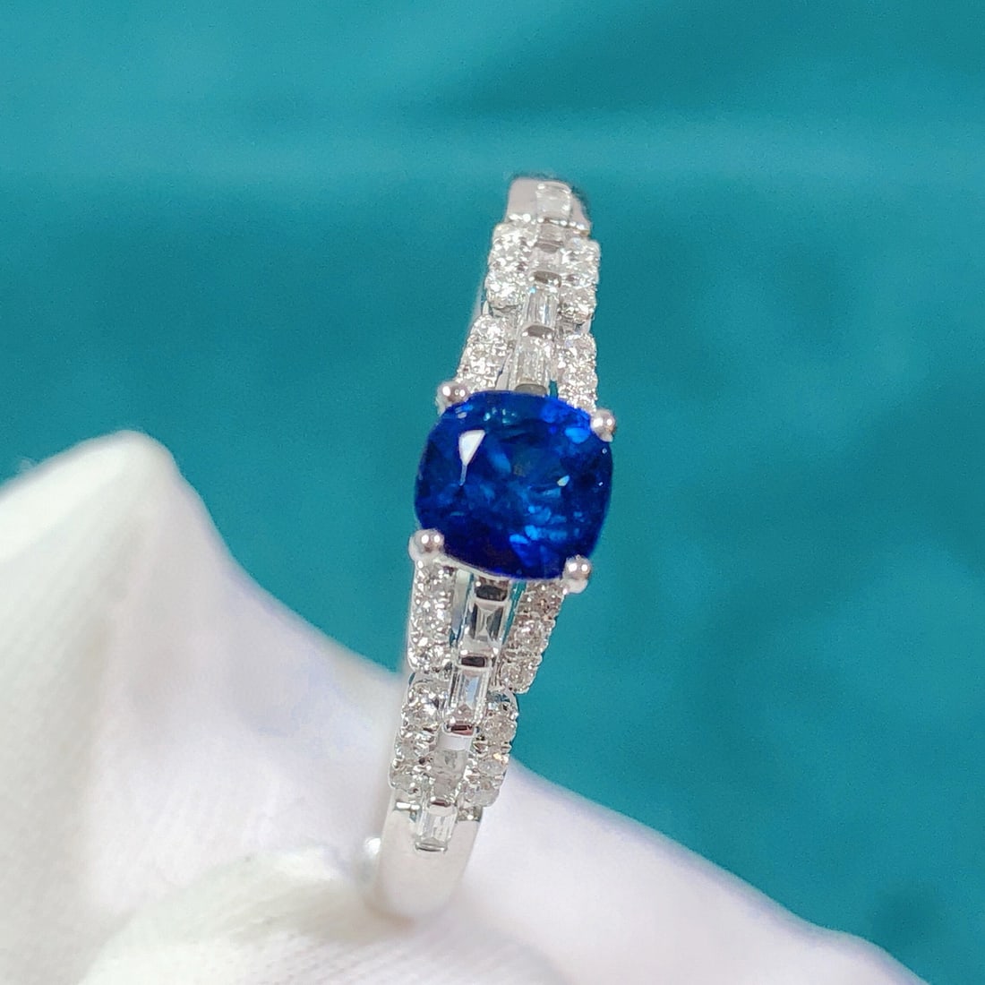 14k Gold 0.59 Ctw Natural Sapphire & Diamond Ring - 2