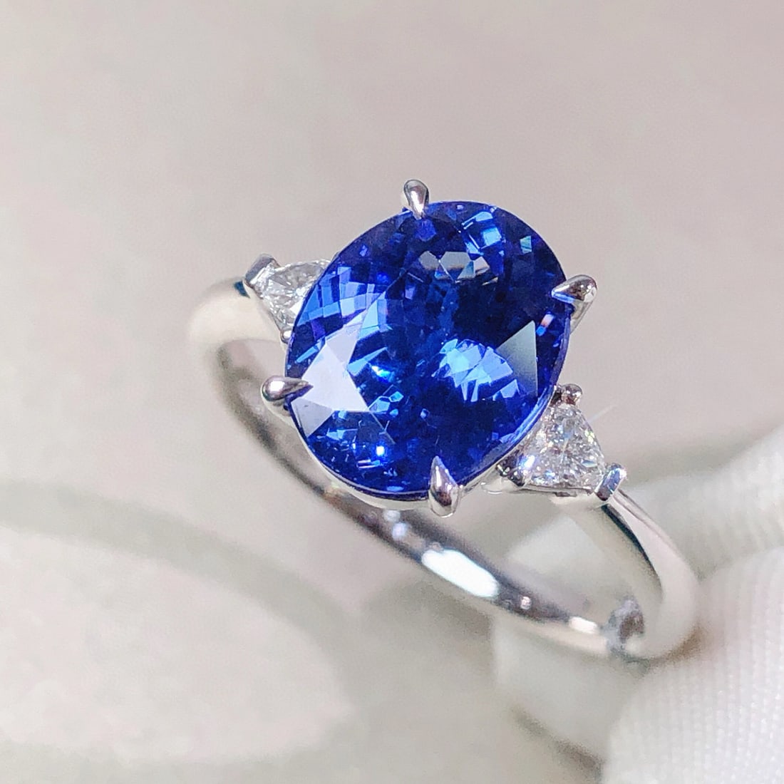 14k Gold 2.97 Ctw Natural Tanzanite & Diamond Ring (1 of 6)