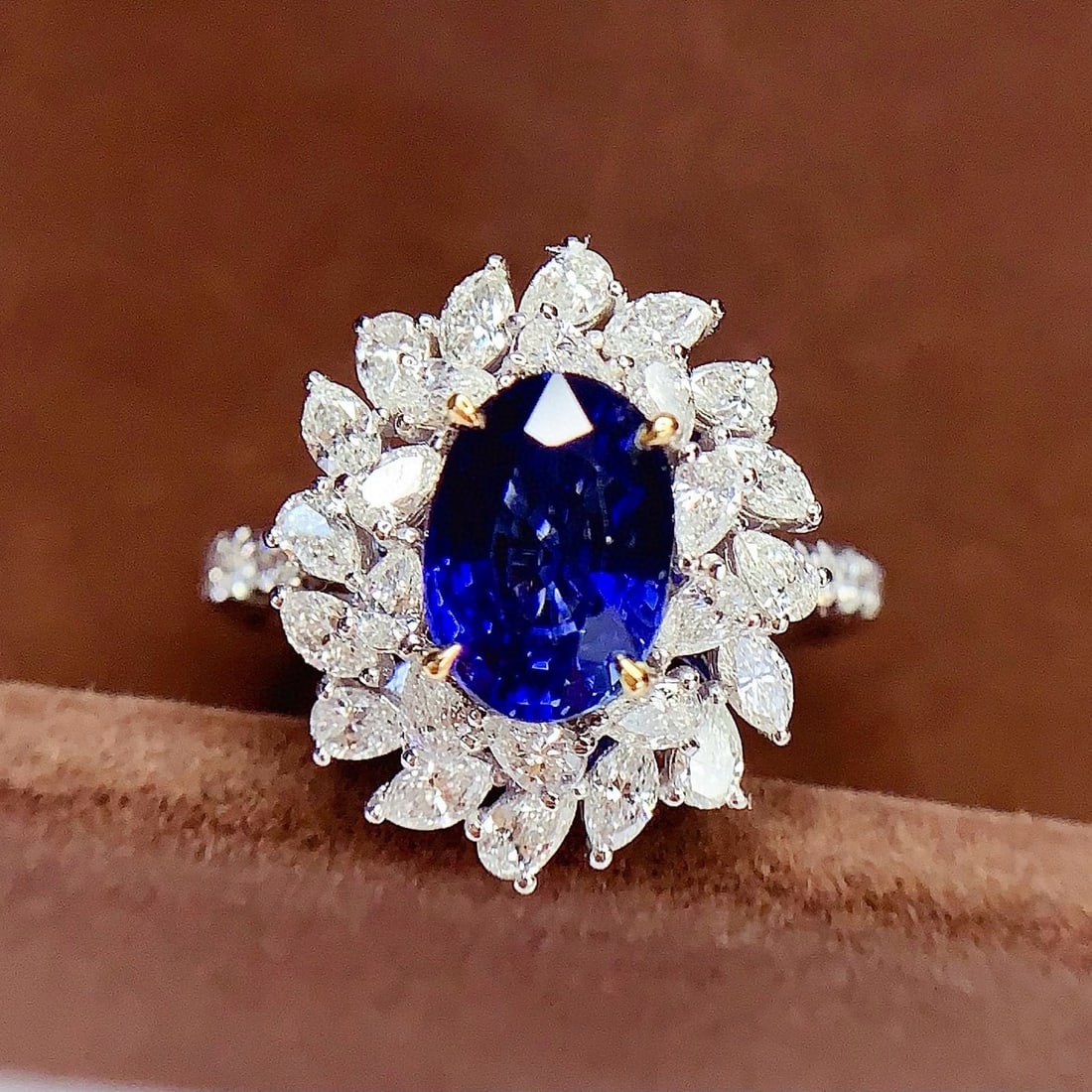 14k Gold 2.43 Ct Natural Sapphire & Diamond Ring: Ref:230958303 // gold content:14k gold // ring size:7. 25us // // main gemstone:sapphire // shape:oval // carat weight:2. 43ct // color:royal blue // treatment:natural // // adjacent gemstone 2 : diam