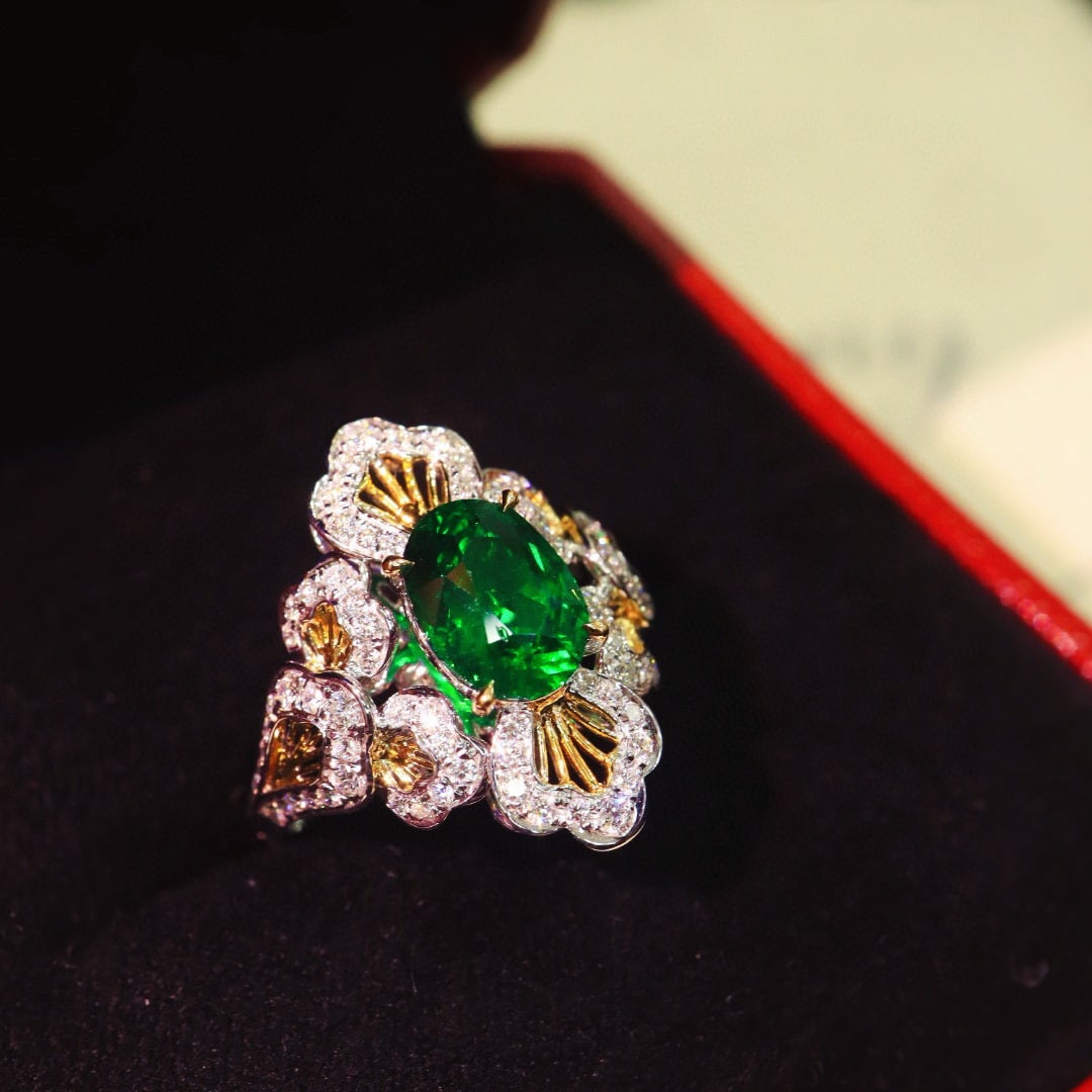 14k Gold 2.78 Ctw Vivid Green Natural Tsavorite & Diamond Ring - 3