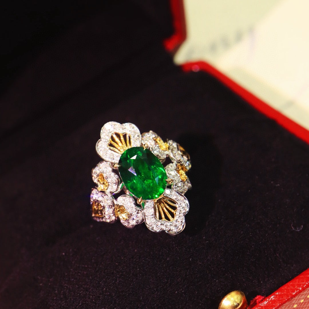 14k Gold 2.78 Ctw Vivid Green Natural Tsavorite & Diamond Ring - 5
