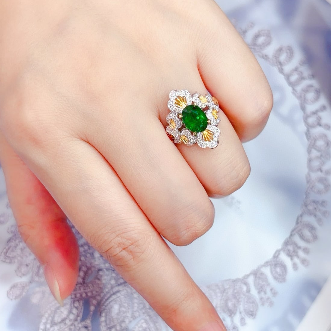 14k Gold 2.78 Ctw Vivid Green Natural Tsavorite & Diamond Ring - 7