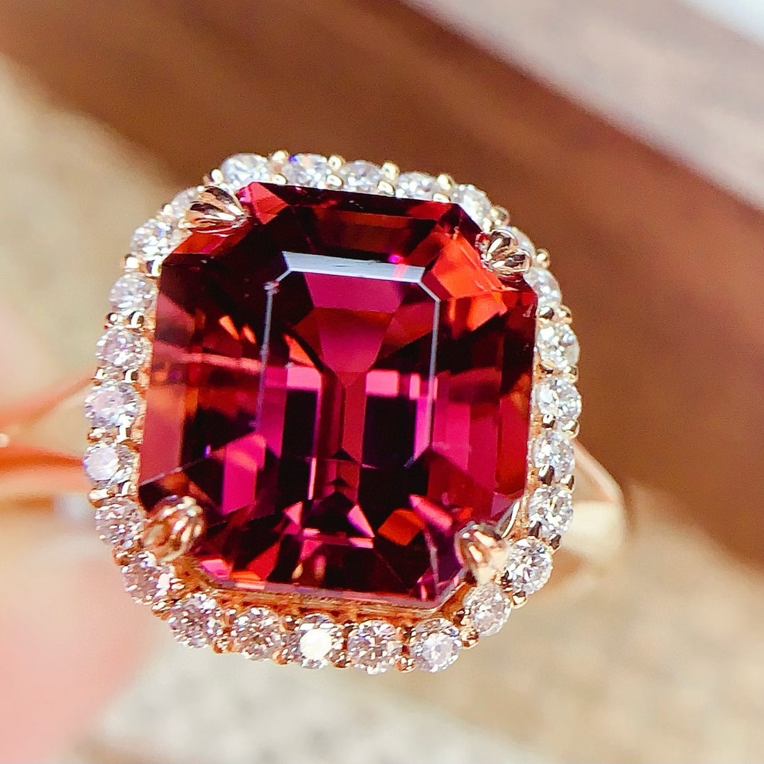 14k Gold 5.38 Ct Natural Tourmaline & Diamond Ring: Ref:230958374 // gold content:14k gold // ring size:7. 25us // // main gemstone:tourmaline // shape:octagonal // carat weight:5. 38ct // color:red // treatment:natural // // adjacent gemstone 2 :