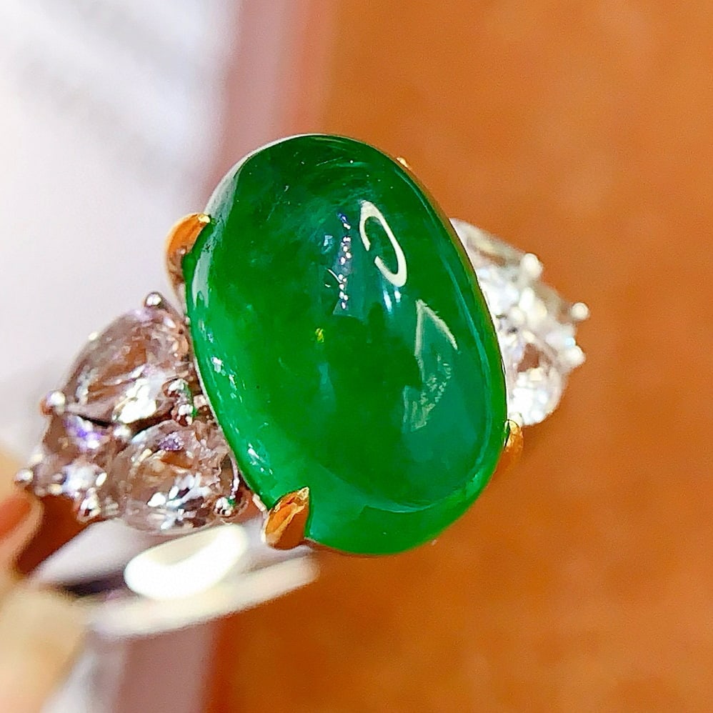 14k Gold 5 Ct Natural Emerald & Sapphire Ring: Ref:230958381 // gold content:14k gold // ring size:7. 25us // // main gemstone:emerald // shape:oval // carat weight:5ct // color:green // treatment:natural // // adjacent gemstone 2 : sapphire