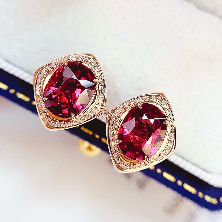 14k Gold 3.5 Ct Natural Tourmaline & Diamond Earrings: Ref:230958396 // gold content:14k gold // main gemstone:tourmaline // shape:oval // carat weight:3. 5ct // color:red // treatment:natural // // adjacent gemstone 2 : diamond // number of stones:72 //