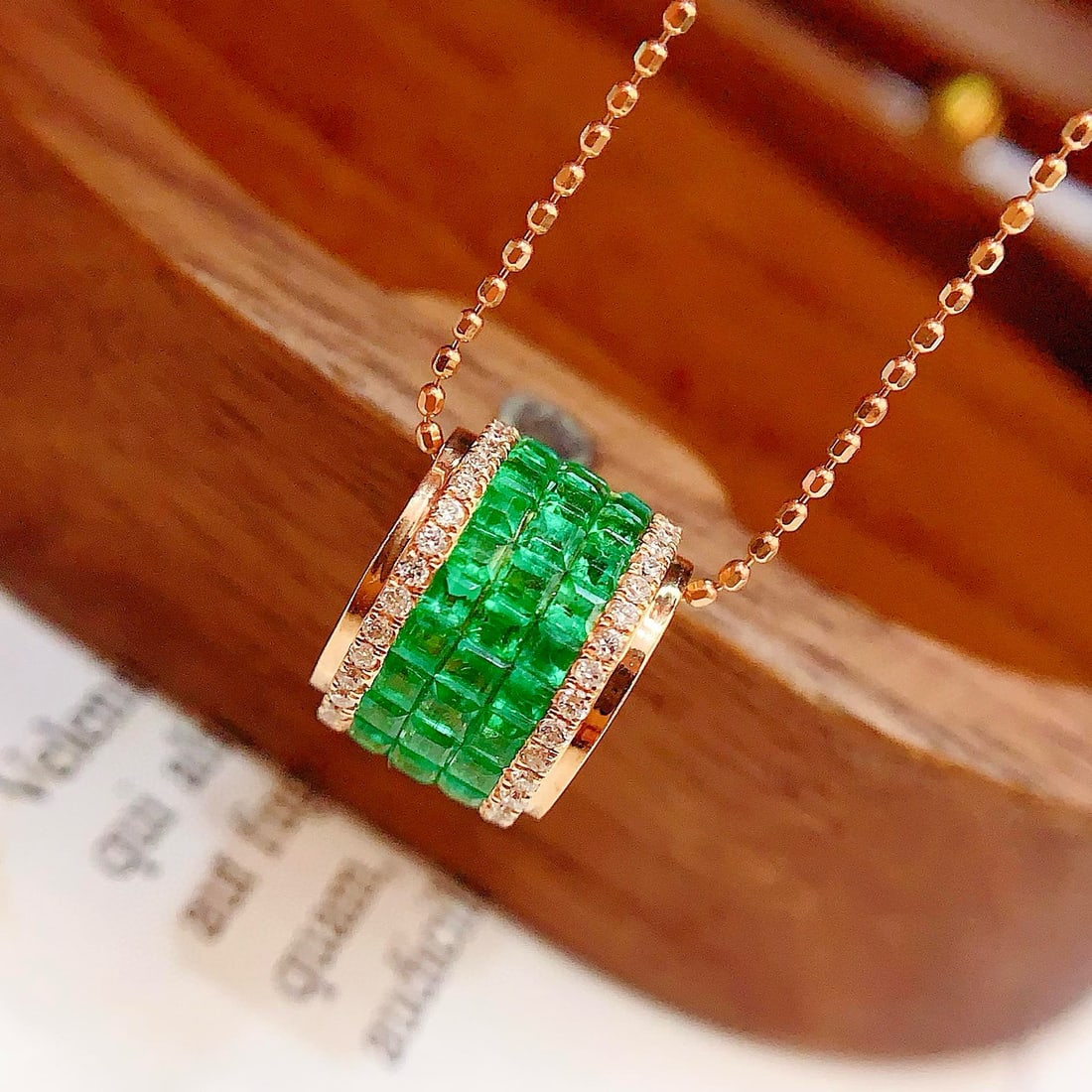 14k Gold 2 Ct Natural Emerald & Diamond Necklace (1 of 7)