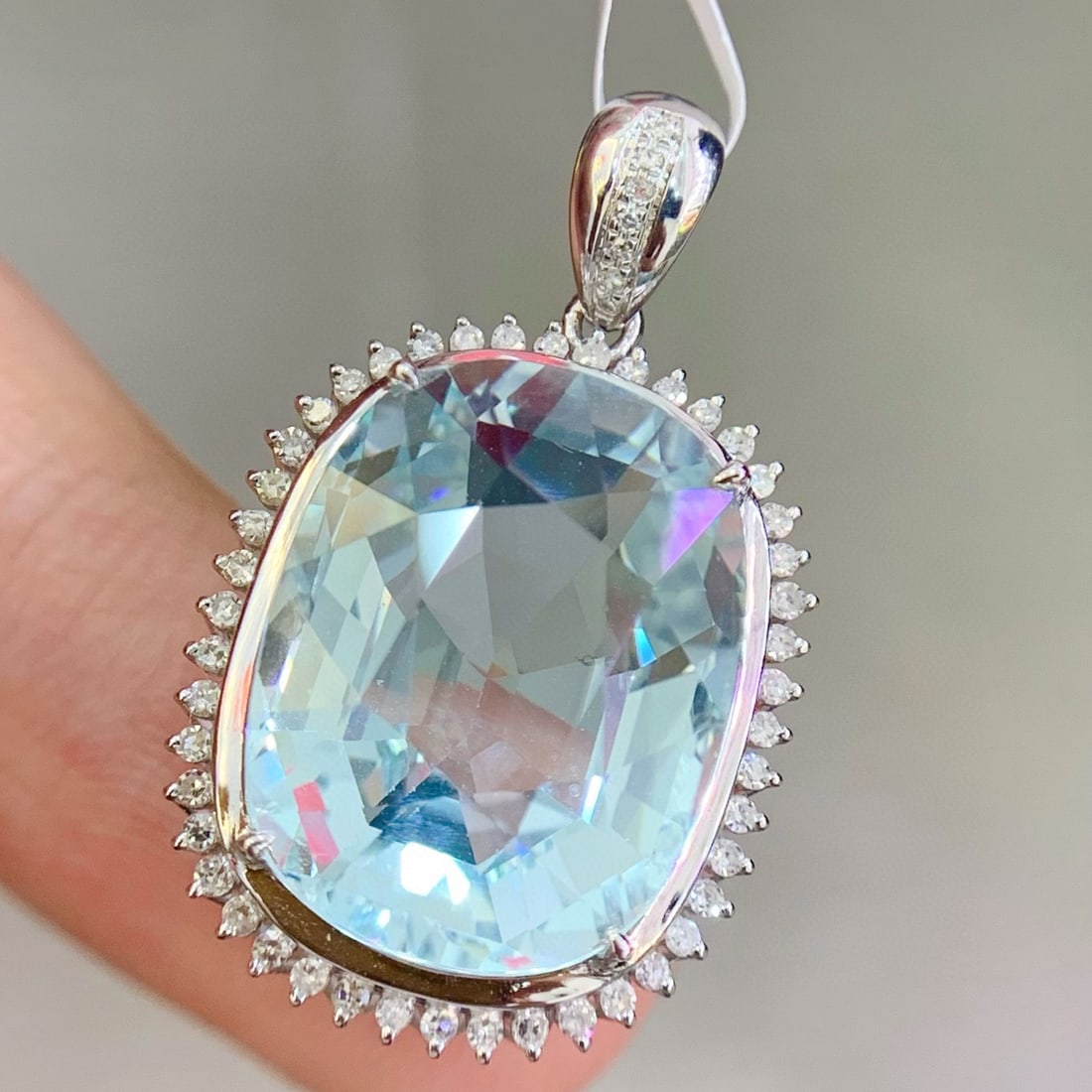 14k Gold 11.6 Ct Natural Aquamarine & Diamond Pendant( Without Chain ): Ref:230958413 // gold content:14k gold // main gemstone:aquamarine // shape:cushion // carat weight:11. 6ct // color:blue // treatment:natural // // adjacent gemstone 2 : diamond // number of
