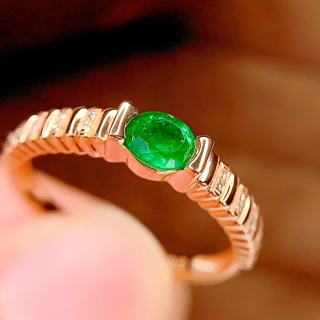 14k Gold 0.4 Ct Natural Emerald & Diamond Ring: Ref:230958425 // gold content:14k gold // ring size:7. 25us // // main gemstone:emerald // shape:oval // carat weight:0. 4ct // color:green // treatment:natural // // adjacent gemstone 2 : diamond
