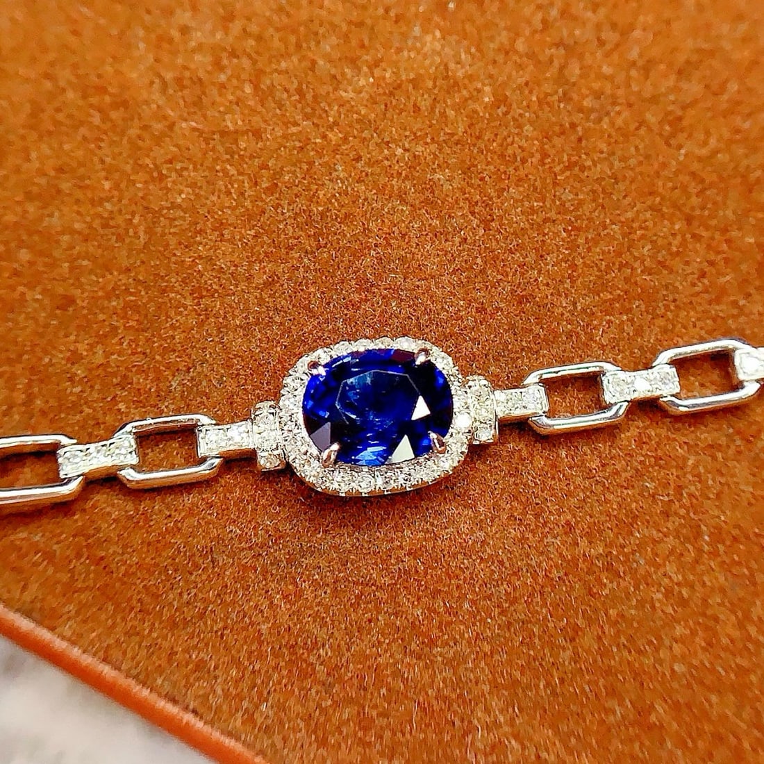 14k Gold 1.2 Ct Natural Sapphire & Diamond Bracelet: Ref:230958428 // gold content:14k gold // main gemstone:sapphire // shape:oval // carat weight:1. 2ct // color:royal blue // treatment:natural // // adjacent gemstone 2 : diamond // number of