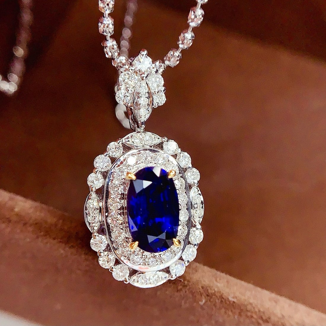 14k Gold 1.42 Ct Natural Sapphire & Diamond Pendant( Without Chain ): Ref:230958432 // gold content:14k gold // main gemstone:sapphire // shape:oval // carat weight:1. 42ct // color:blue // treatment:natural // // adjacent gemstone 2 : diamond // number of stones:46