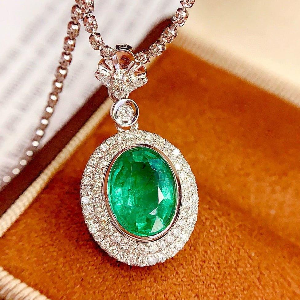 14k Gold 3 Ct Natural Emerald & Diamond Pendant( Without Chain ): Ref:230958438 // gold content:14k gold // main gemstone:emerald // shape:oval // carat weight:3ct // color:green // treatment:natural // // adjacent gemstone 2 : diamond // number of stones:76 //
