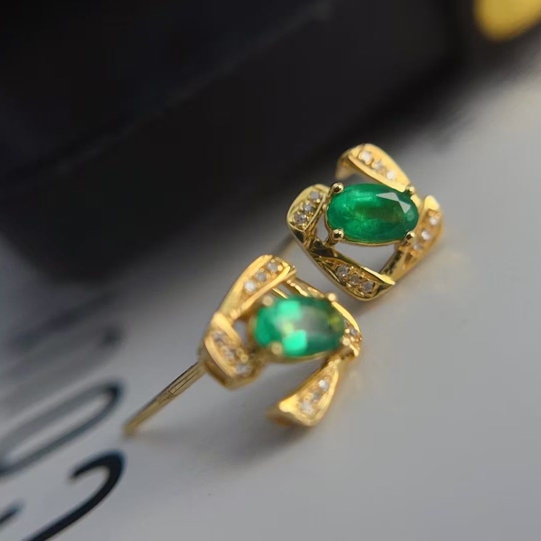 14k Gold 0.80 Ct Natural Emerald & Diamond Earrings - 5