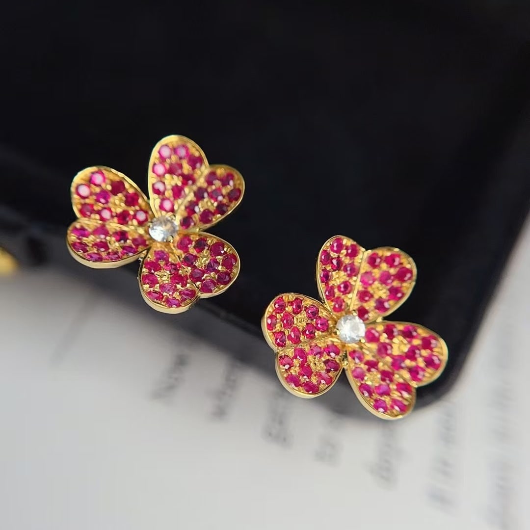14k Gold 1.35 Ct Natural Ruby & Sapphire Earrings: Ref:230964118 // gold content:14k gold // main gemstone:ruby // shape:round // carat weight:1. 35ct // color:red // treatment:natural // cut grade:g // // adjacent gemstone 2 : sapphire // number of