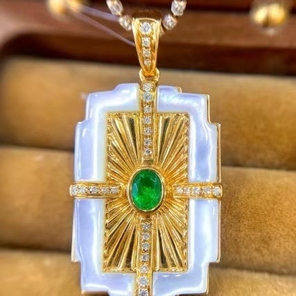 14k Gold 0.46 Ctw Vivid Green Natural Emerald & Diamond Pendant( Without Chain ): Ref:230964201 // gold content:14k gold // main gemstone:emerald // shape:oval // carat weight:0. 30ct // color:vivid green // treatment:natural // // adjacent gemstone 2 : diamond // shape:round //
