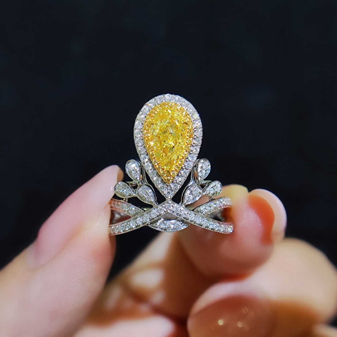 Gia Certified 14k Gold 1.46 Ctw Natural Yellow Diamond & Diamond Ring: Ref:230964358 // gold content:14k gold // ring size:7. 25us // // main gemstone:yellow diamond // certified:gia // shape:pear // carat weight:1. 00ct // clarity grade:si2 // color:yellow // treatment: