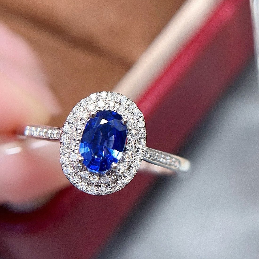 14k Gold 0.65 Ct Natural Sapphire & Diamond Ring: Ref:230964442 // gold content:14k gold // ring size:7. 25us // // main gemstone:sapphire // shape:oval // carat weight:0. 65ct // color:cornflower blue // treatment:natural // // adjacent gemstone 2