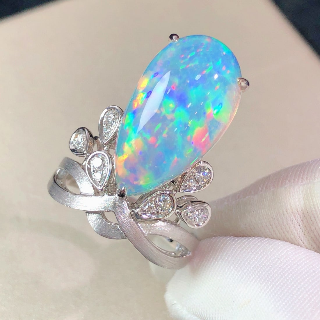 14k Gold 8.25 Ctw Natural Opal & Diamond Ring - 3