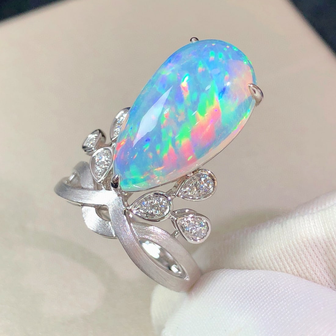 14k Gold 8.25 Ctw Natural Opal & Diamond Ring - 4