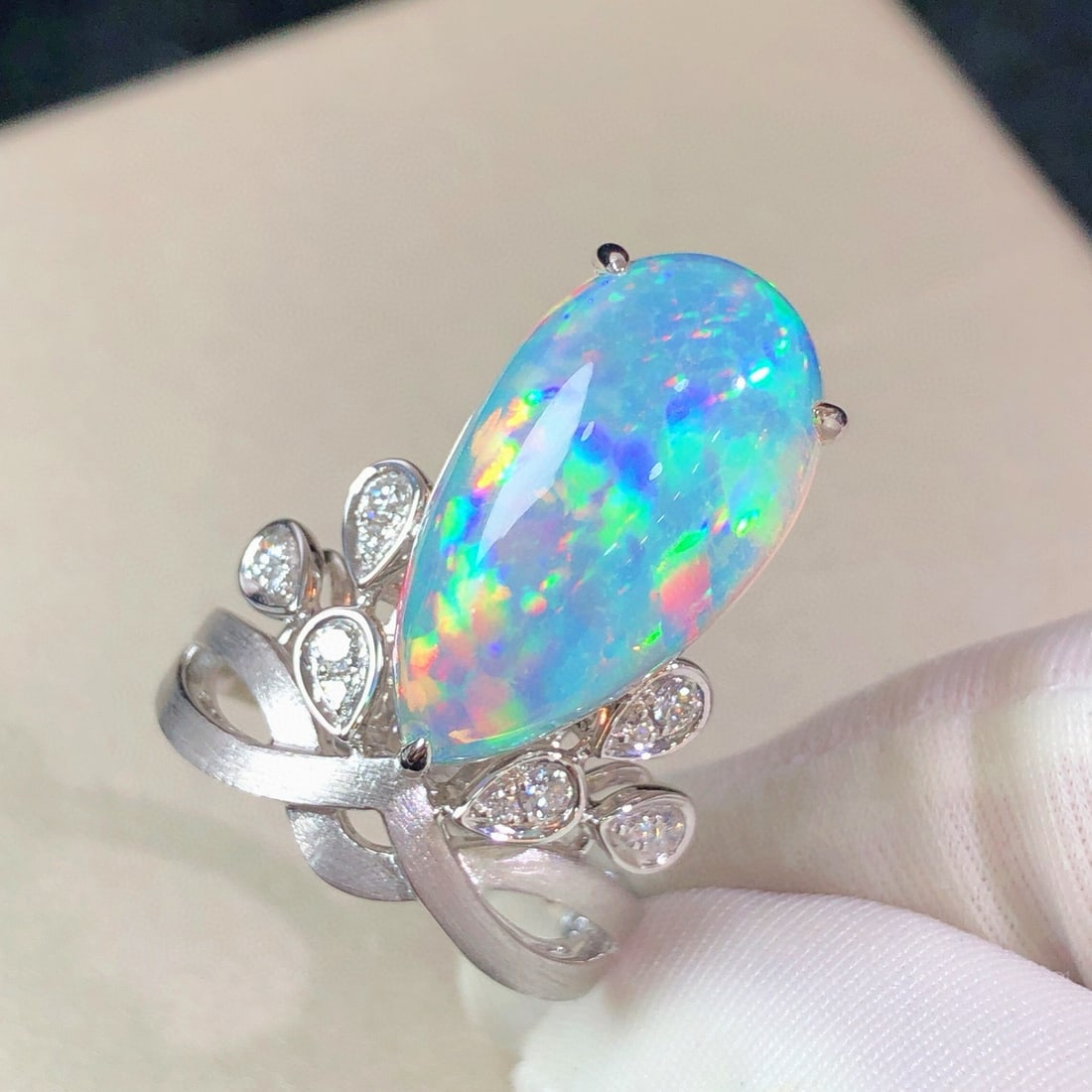 14k Gold 8.25 Ctw Natural Opal & Diamond Ring - 7
