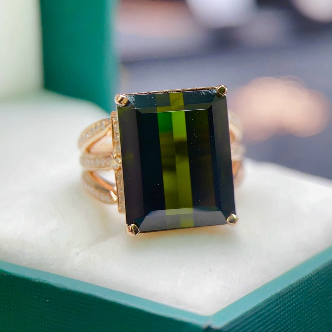 14k Gold 13.05 Ct Natural Tourmaline & Diamond Ring - 4