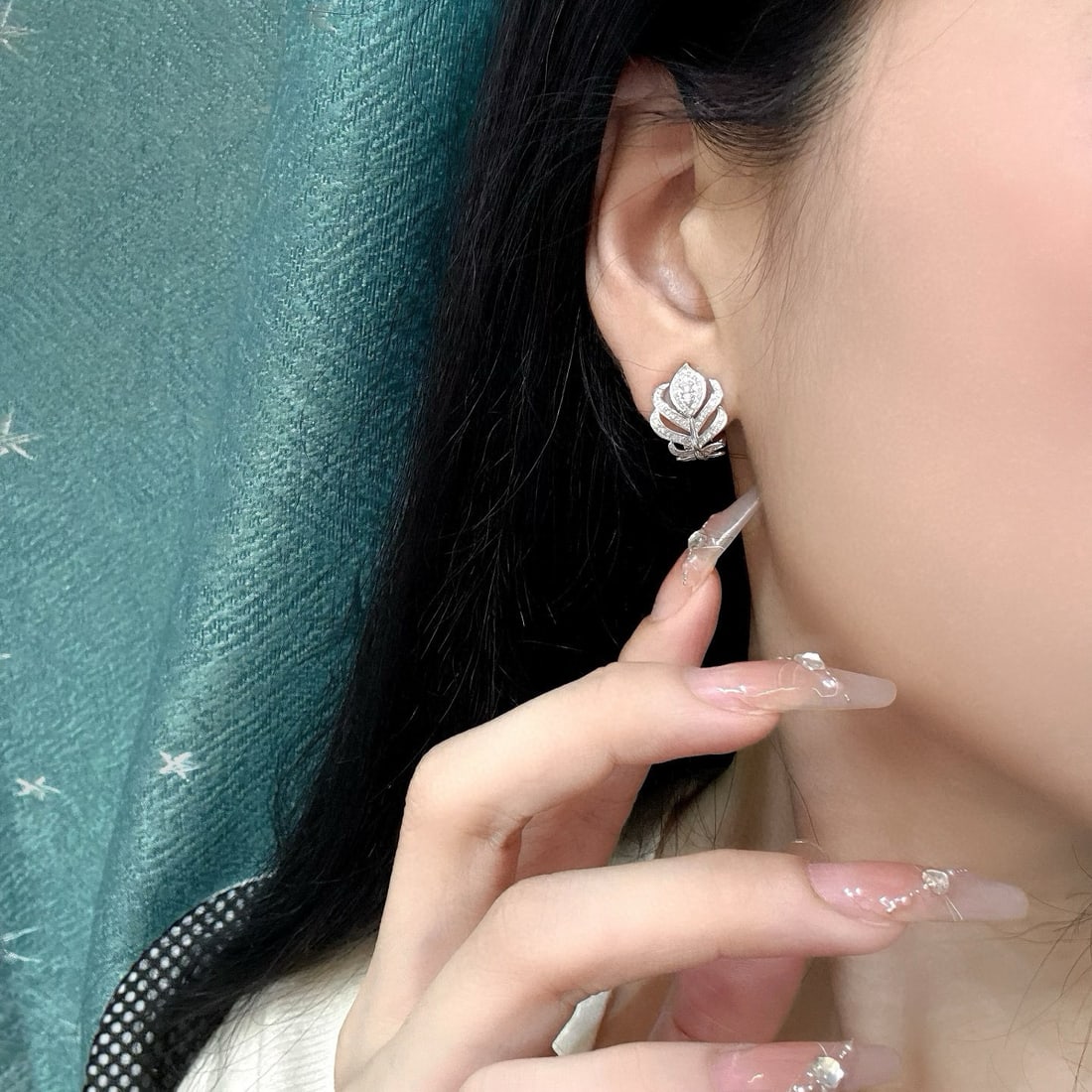 14k Gold 0.54 Ct Natural H Diamond Earrings - 2