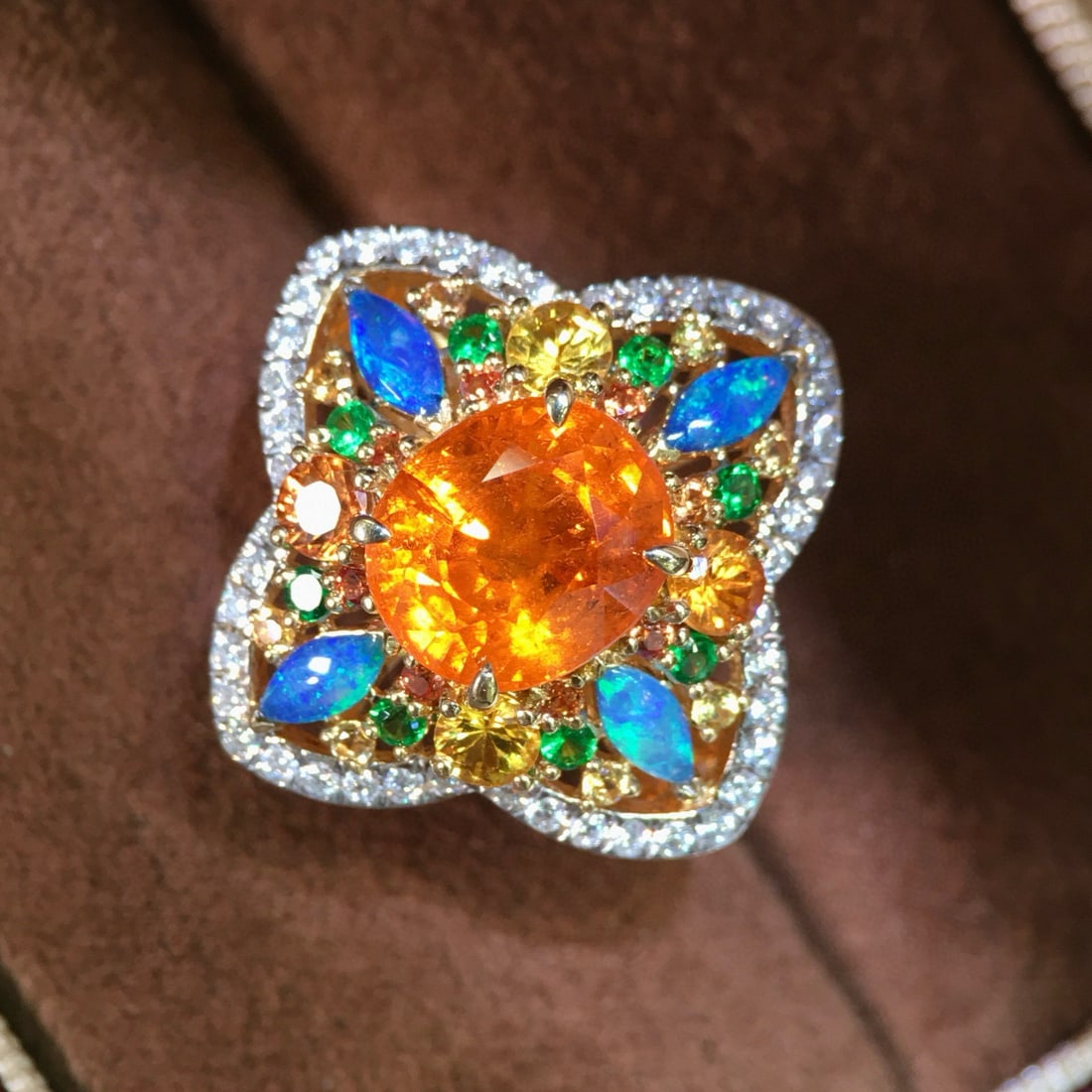14k Gold 5.80 Ctw Natural Spessartine & Diamond Ring: Ref:230965069 // gold content:14k gold // ring size:7. 25us // // main gemstone:spessartine // shape:oval // carat weight:5. 36ct // color:orange // treatment:natural // // adjacent gemstone 2 :