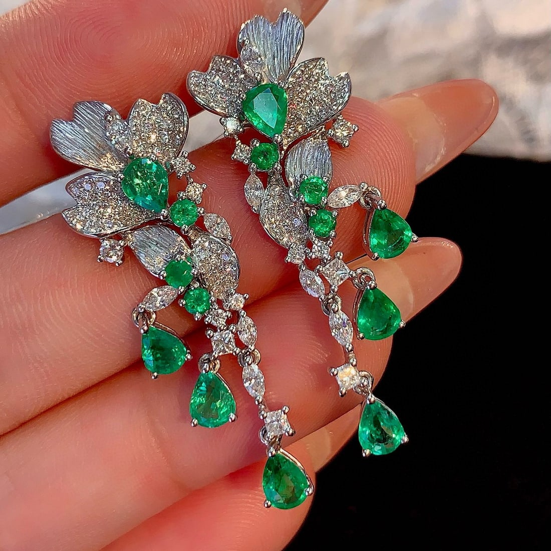 14k Gold 3.44 Ctw Vivid Green Natural Emerald & Diamond Earrings: Ref:230965089 // gold content:14k gold // main gemstone:emerald // shape:multiply // carat weight:2. 20ct // color:vivid green // treatment:natural // // adjacent gemstone 2 : diamond // shape:multipl