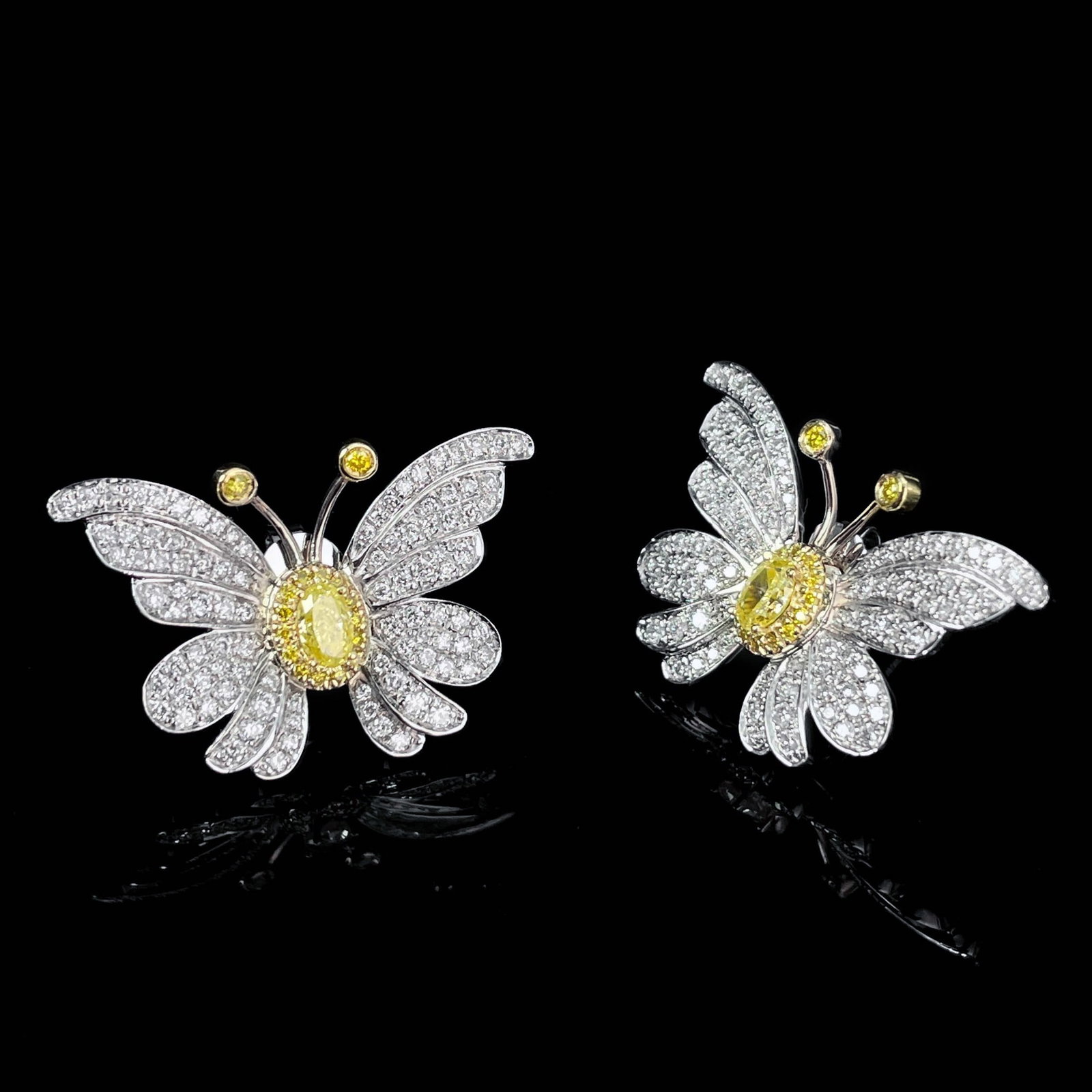 14k Gold 0.8 Ctw Natural Yellow Diamond & Diamond & Butterfly Earrings - 2